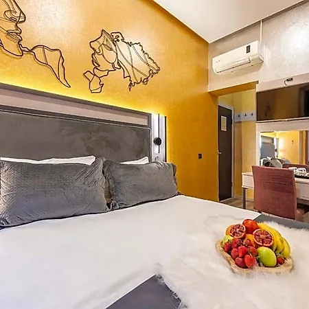 فندق Taksim Terrapia 3*