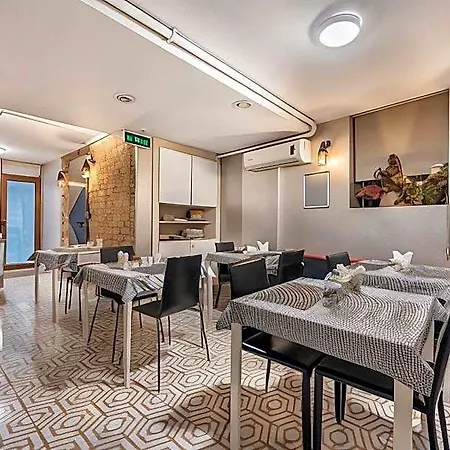 فندق Taksim Terrapia 3*