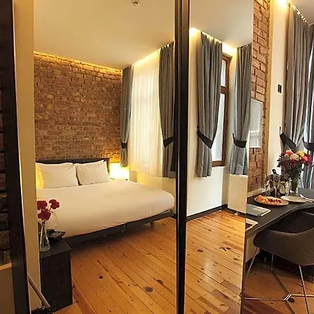 فندق Taksim Terrapia 3*