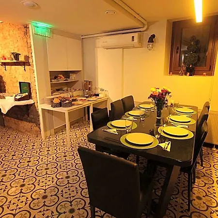 فندق Taksim Terrapia 3*